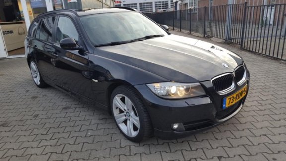 BMW 3-serie Touring - 318d High Executive Navi/ full Climate en cruise control- stol ver-pano-dak -i - 1