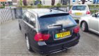 BMW 3-serie Touring - 318d High Executive Navi/ full Climate en cruise control- stol ver-pano-dak -i - 1 - Thumbnail