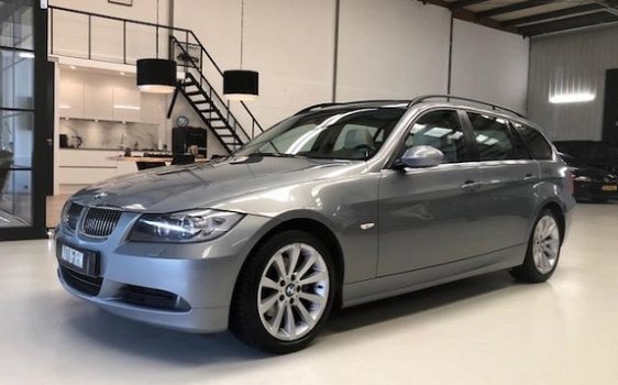 BMW 3-serie Touring - 325i Dynamic Executive Automaat, Panorama dak, Leder, Navigatie, 218PK - 1