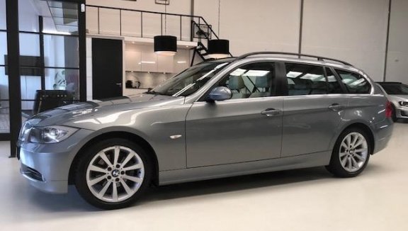 BMW 3-serie Touring - 325i Dynamic Executive Automaat, Panorama dak, Leder, Navigatie, 218PK - 1