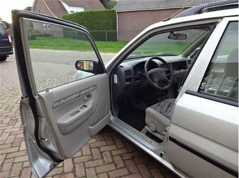 Mazda Demio - 1.3 GLX 2e eigenaar airco, trekhaak, elec ramen - 1