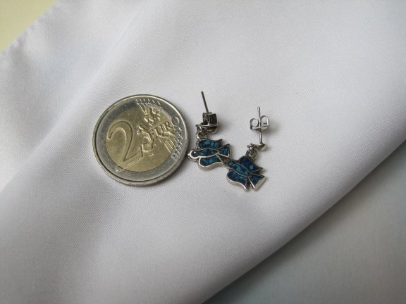 Oorbellen zilverkleurige vogeltjes met turquoise steen inleg 1.1x0.8 cm - Afbeelding 3