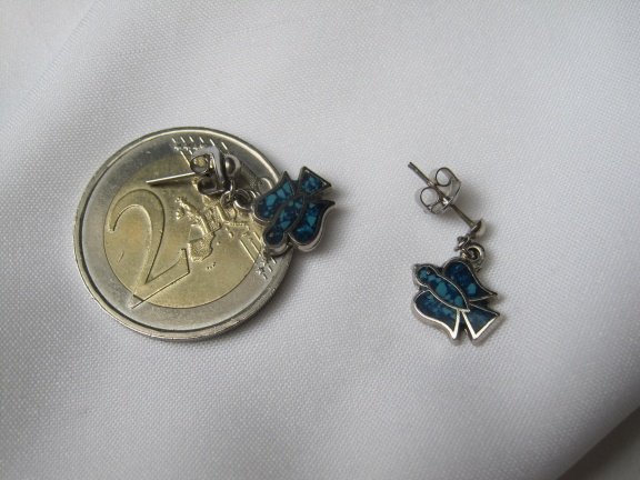 Oorbellen zilverkleurige vogeltjes met turquoise steen inleg 1.1x0.8 cm - Afbeelding 6