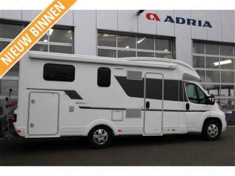 Adria Matrix Axess 670 SL Enkele bedden en hefbed - 1