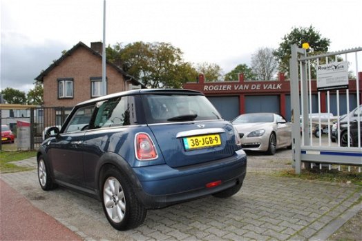 Mini Mini One - 1.4 Business Line AIRCO NAVIGATIE LUXE UITVOERING - 1