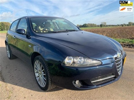 Alfa Romeo 147 - 2.0 T.Spark Blackline II Selespeed / Leder 2008 160.000 km nap - 1