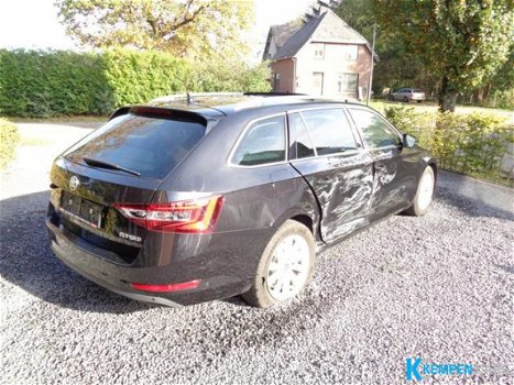 Skoda Superb - 2.0 TDI SCR DSG Style Pano Xenon Stoever - 1