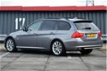 BMW 3-serie Touring - 318i High Executive Leer Navi Panorama Xenon 17