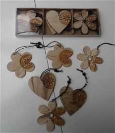 HOUTEN DECO HANGERS BLOEMEN EN HARTJES SET Nieuw