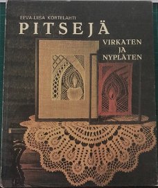 Pitseja virkaten ja nyplaten, Eeva-liisa Kortelahti (kantklossen)