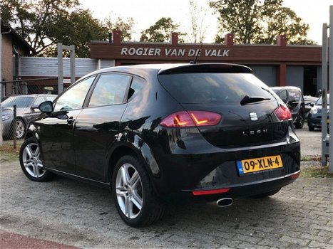 Seat Leon - 1.2 TSI Ecomotive Businessline COPA - Leer - Stoelverwarming - Navigatie - Xenon - 1