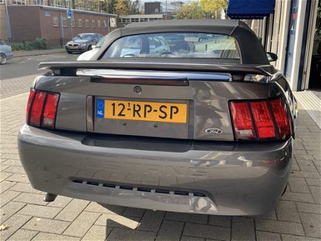 Ford Mustang Convertible - USA 3.8 V6 - 1