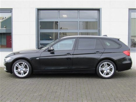 BMW 3-serie Touring - 320d 184PK Upgrade Edition Automaat Half Leder Navi PDC 18