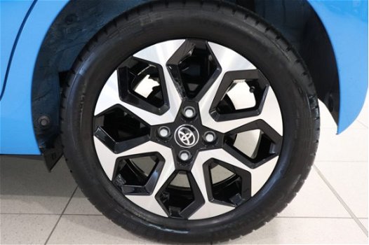 Toyota Aygo - 1.0 VVT-i X-Joy, Direct leverbaar, Carplay, Gratis 5 Jaar Fabrieksgarantie & Onderhoud - 1