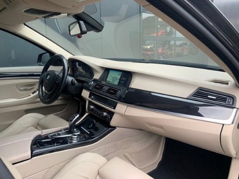 BMW 5-serie Touring - 523I Aut. Xenon Navi Leder Sportstoelen - 1