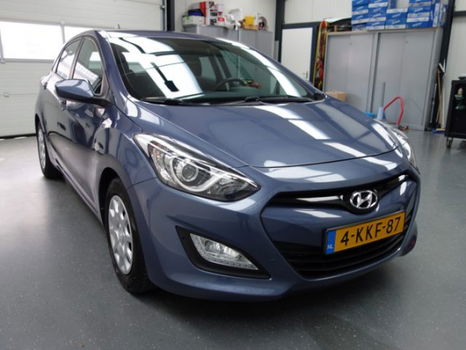 Hyundai i30 - 1.4i i-Drive AIRCO. CRUISE C. DEALERONDERH - 1