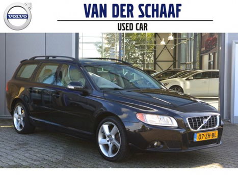 Volvo V70 - 3.0 T6 AWD 286pk Geartronic / Momentum / Dealer onderhouden / Leder / 18inch / Bluetooth - 1