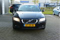 Volvo V70 - 3.0 T6 AWD 286pk Geartronic / Momentum / Dealer onderhouden / Leder / 18inch / Bluetooth - 1 - Thumbnail