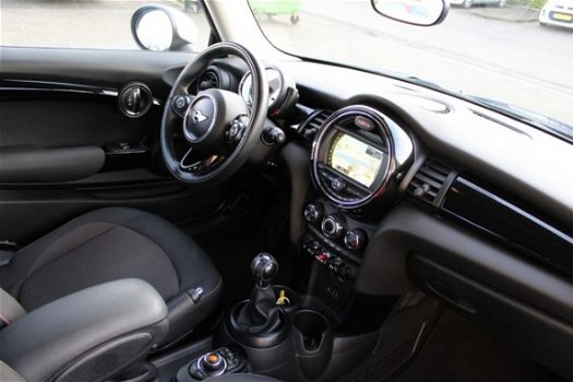 Mini Mini Cooper - 1.5 Salt Business Navigatie/Airco/Keyless go/Licht metalen velgen - 1