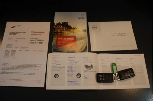 Volvo V40 - 2.0 D2 R-Design Business Euro 6 BTW auto airco, climate control, navigatie, radio cd spe - 1