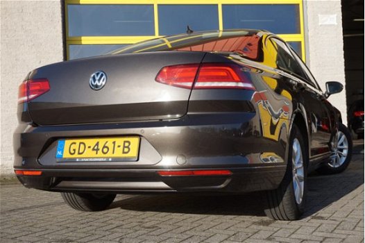 Volkswagen Passat - 1.6 TDI Comfortline BJ2015 LED V+A | PDC V+A | LMV16