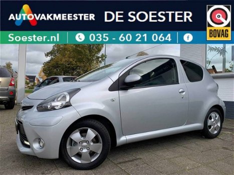 Toyota Aygo - 1.0 Trekhaak/ Parkeersensoren/ Bluetooth/AC - 1