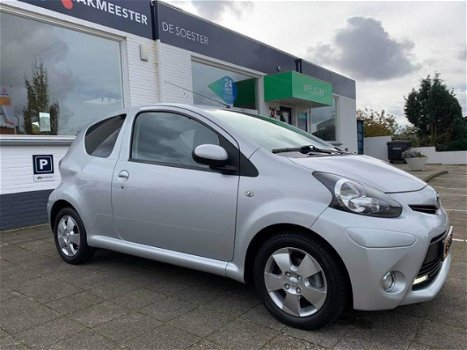 Toyota Aygo - 1.0 Trekhaak/ Parkeersensoren/ Bluetooth/AC - 1