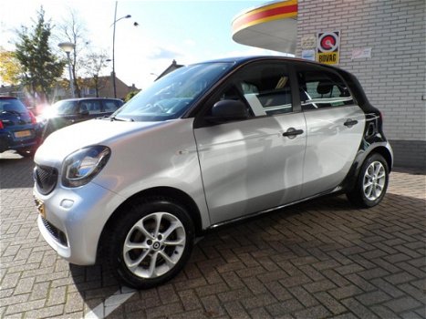 Smart Forfour - 1.0 Pure Airco/Lichtmetalen velgen / Nieuwe all season banden - 1