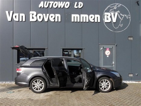 Toyota Avensis Wagon - 1.8 VVT-I DYNAMIC BNS. CVT - 1