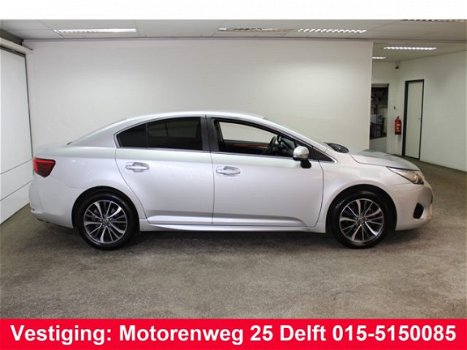 Toyota Avensis - 1.8 VVT-i Executive Automaat.Leder.Camera.Navigatie - 1