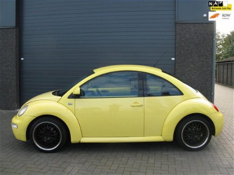 Volkswagen New Beetle - 2.0 Highline - 1