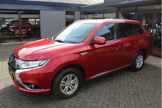 Mitsubishi Outlander - 2.0 PHEV BUSINESS EDITION ET SLECHTS 93550KM - 1