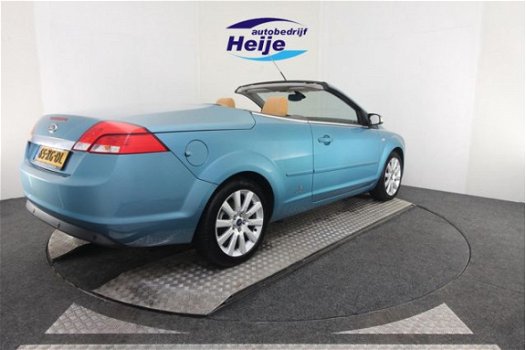 Ford Focus Coupé-Cabriolet - 2.0-16V Titanium | Lederen Bekleding | Stoelverwarming | Parkeersensore - 1