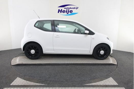 Volkswagen Up! - 1.0 move up BlueMotion | Navigatie | Airco - 1