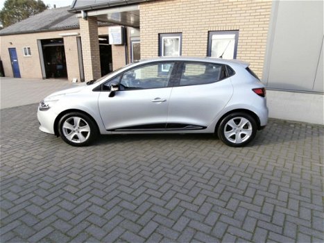 Renault Clio - 0.9 TCe Expression Navigatie- cruise-airco- NAP- nederlandse auto -nette auto €8450. - 1