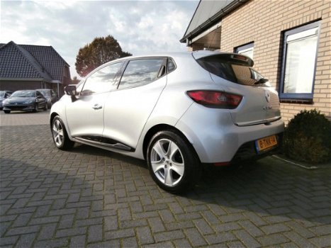 Renault Clio - 0.9 TCe Expression Navigatie- cruise-airco- NAP- nederlandse auto -nette auto €8450. - 1