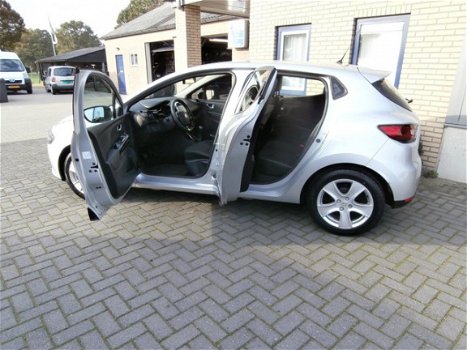 Renault Clio - 0.9 TCe Expression Navigatie- cruise-airco- NAP- nederlandse auto -nette auto €8450. - 1