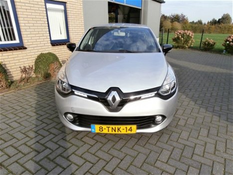 Renault Clio - 0.9 TCe Expression Navigatie- cruise-airco- NAP- nederlandse auto -nette auto €8450. - 1