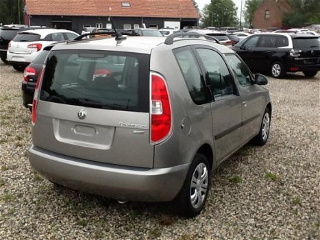 Skoda Roomster - 1.2 TSI Ambition Automaat, navi, trekhaak - 1