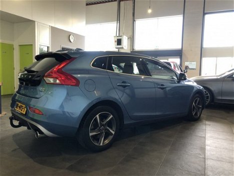 Volvo V40 - 2.0 D2 R-Design Business | NAP | Navigatie | Stoelverwarming | Clima | Parkeerhulp | Led - 1