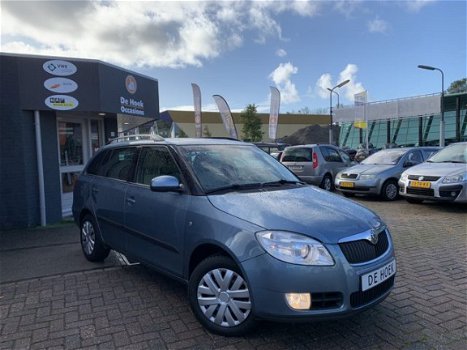 Skoda Fabia Combi - 1.6-16V Elegance Automaat 1e Eig. Zeer Netjes - 1