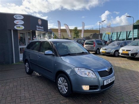 Skoda Fabia Combi - 1.6-16V Elegance Automaat 1e Eig. Zeer Netjes - 1