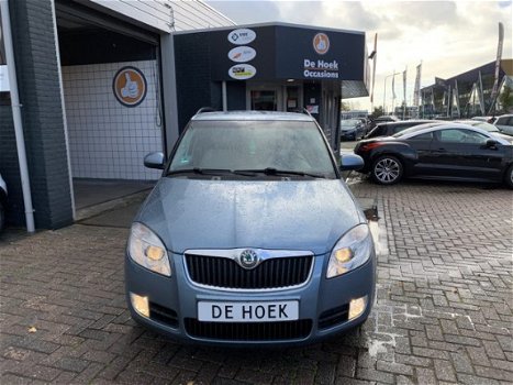 Skoda Fabia Combi - 1.6-16V Elegance Automaat 1e Eig. Zeer Netjes - 1