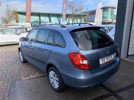 Skoda Fabia Combi - 1.6-16V Elegance Automaat 1e Eig. Zeer Netjes - 1