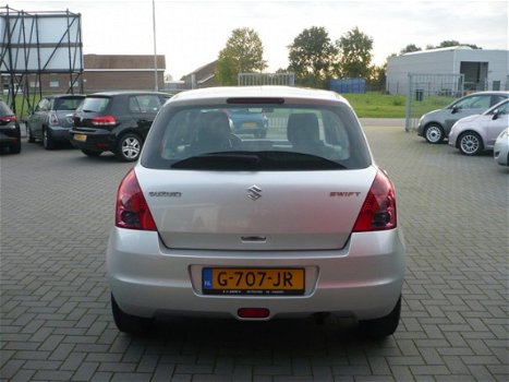 Suzuki Swift - 1.3 Comfort , 5 Deurs, Airco - 1