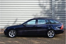 Mercedes-Benz C-klasse Combi - 200 CDI Avantgarde Nav. Airco Pdc Dak Lm-Velgen + Inruil Mogelijk