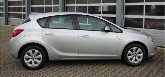 Opel Astra - 1.4 Turbo Edition - 1