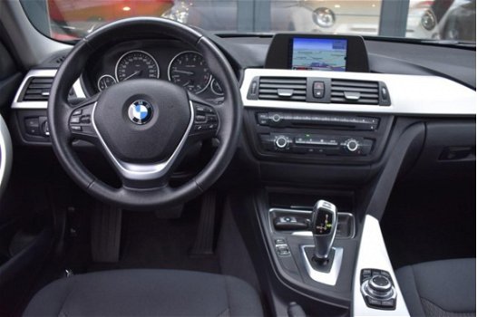 BMW 3-serie - 320i Executive [ NAVIGATIE PARKEERSENSOREN CRUISE CONTROLE ] - 1