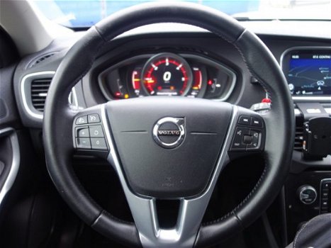 Volvo V40 - 2.0 D Nordic+ Navigatie Stoelverw+electr.+geheugen - 1