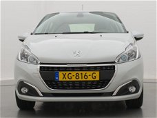 Peugeot 208 - 1.2 82pk Signature | Navigatie | Parkeersensoren | Lm velgen | Airco |